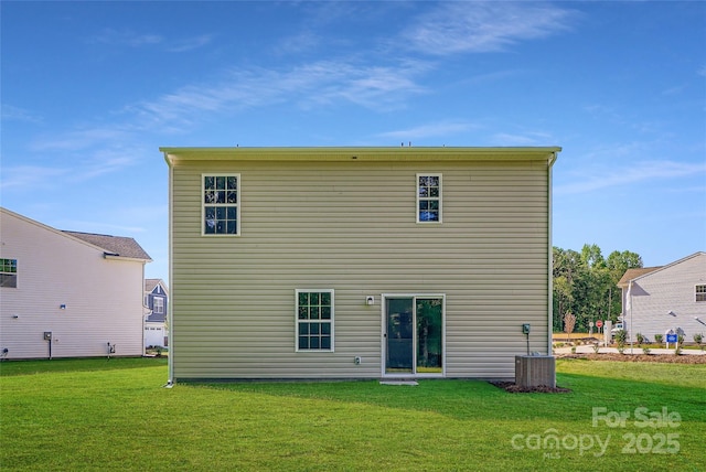 2107 Columbidae Ln, Gastonia, NC 28052 - back of property with a lawn