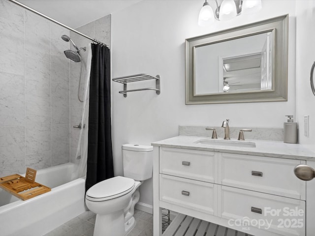full bath with vanity, shower / tub combo with curtain, baseboards, and toilet