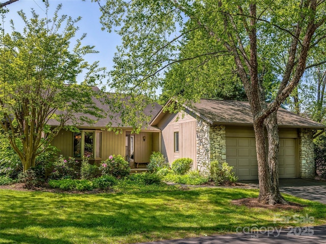 3 Governors Dr, Asheville, NC 28804 - ranch-style house featuring a garage, a front yard, driveway, and stone siding