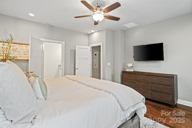 bedroom with recessed lighting, visible vents, dark wood-style flooring, baseboards, and ceiling fan