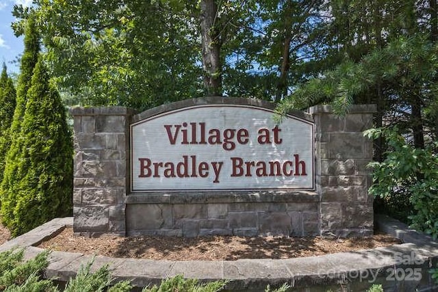 43 Sunny Meadows Blvd, Arden, NC 28704 - view of community sign