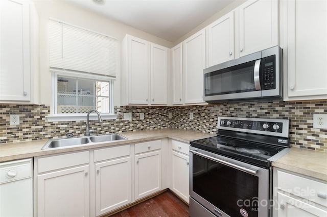 827 Gentlewinds Ct, Fort Mill, SC 29708 - kitchen featuring light countertops, white cabinets, appliances with stainless steel finishes, and a sink