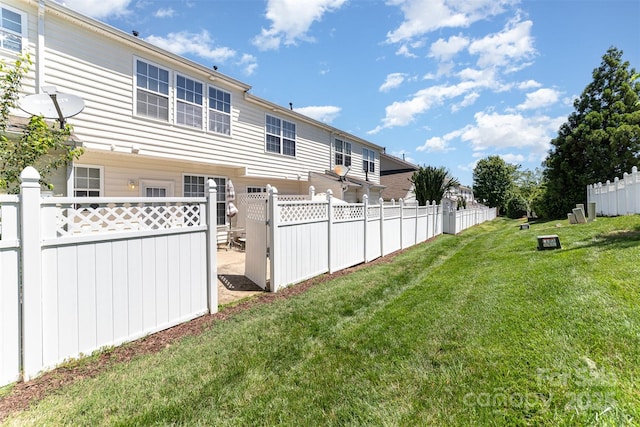 827 Gentlewinds Ct, Fort Mill, SC 29708 - exterior space with a lawn and fence