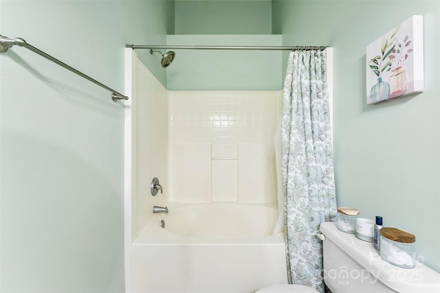 8814 Gerren Ct, Charlotte, NC 28217 - full bathroom featuring toilet and shower / bath combo with shower curtain