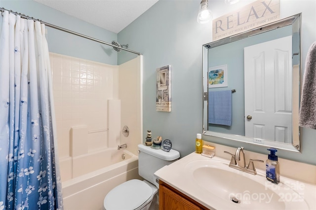 8814 Gerren Ct, Charlotte, NC 28217 - full bathroom featuring toilet, shower / tub combo with curtain, and vanity
