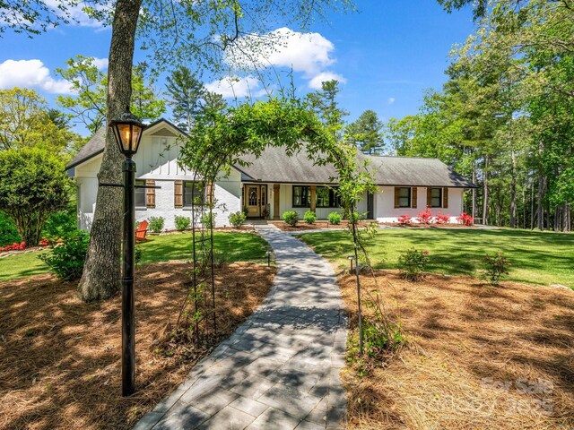 1351 Chanteloup Dr, Hendersonville, NC 28739 - photo 4
