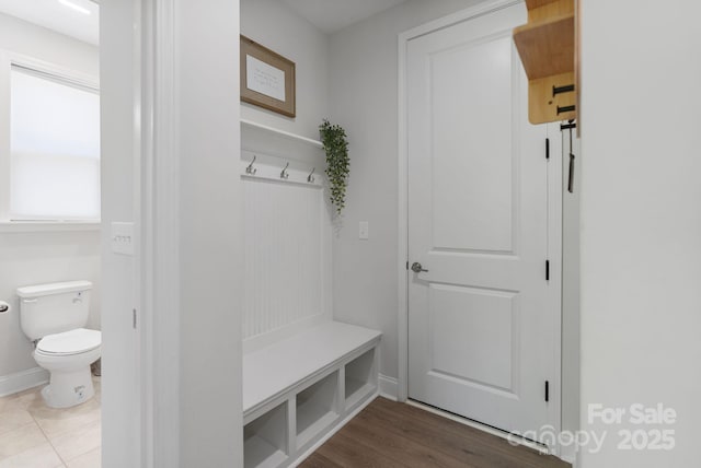 mudroom featuring baseboards