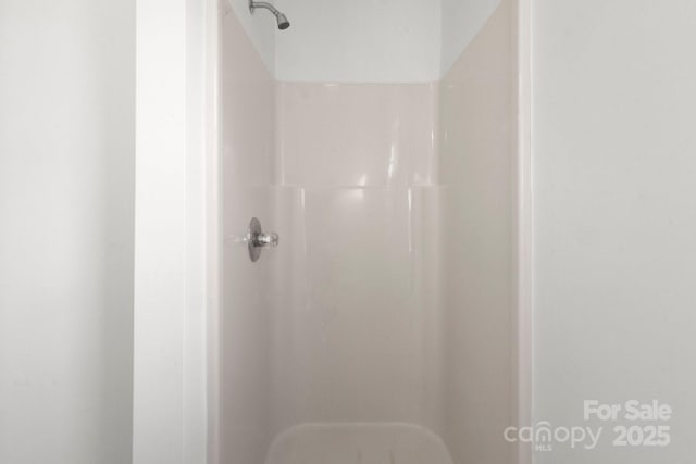 318 Huffman Rd, Gastonia, NC 28056 - full bathroom featuring a shower stall