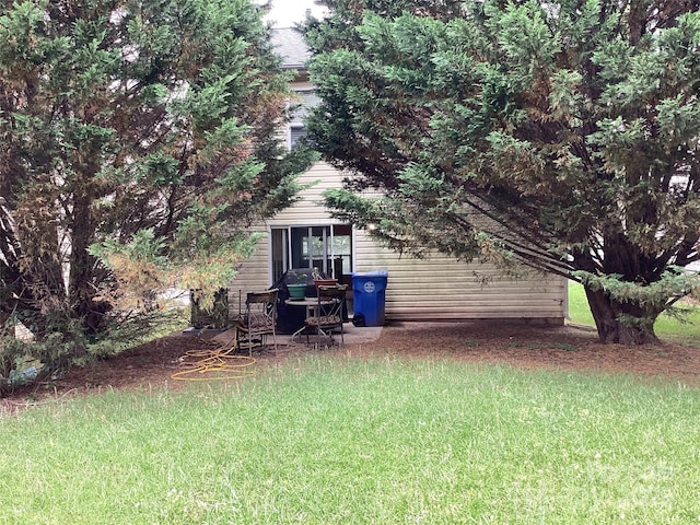 1012 Kings Mountain Ln, Gastonia, NC 28054 - view of green lawn