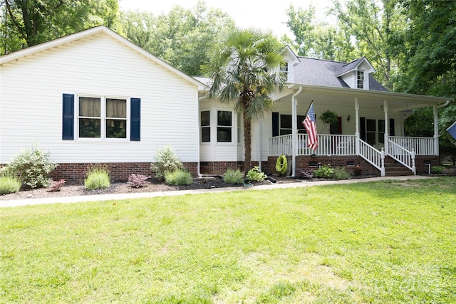 432 Partridge Pl, York, SC 29745 - view of front facade featuring a front lawn, a porch, and crawl space