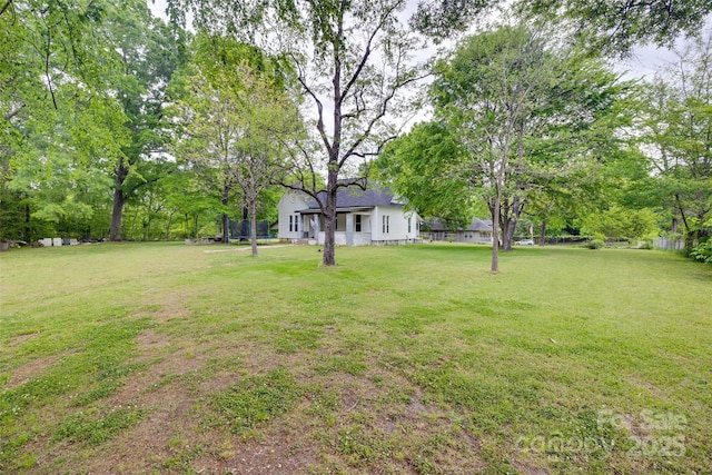 302 Charlotte St, York, SC 29745 - view of yard