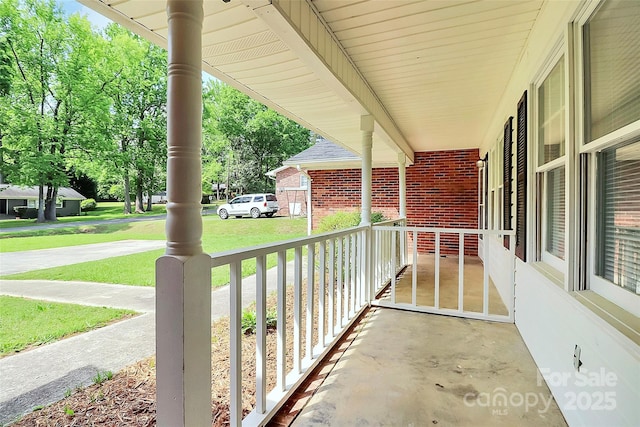 view of patio / terrace with covered porch