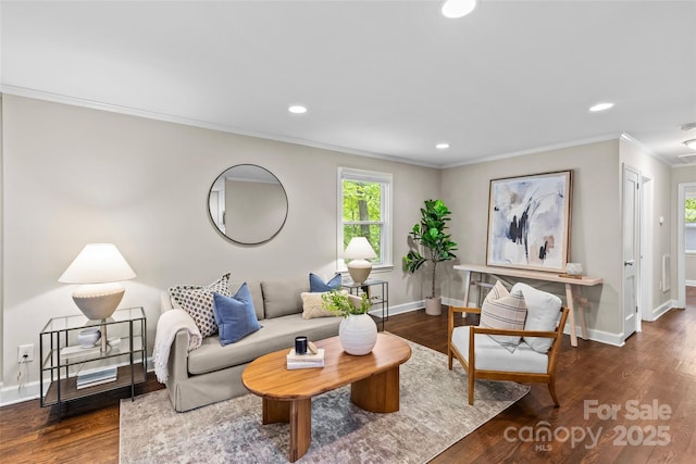 living room featuring crown molding, recessed lighting, baseboards, and wood finished floors