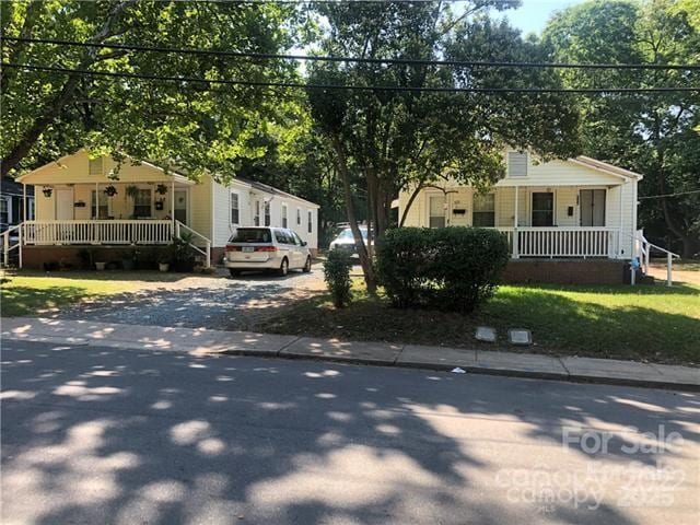 424 Skyland Ave, Charlotte, NC 28205 - view of front facade featuring a porch