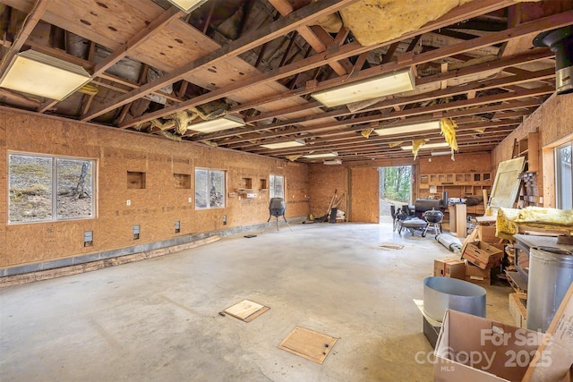 661 Old Chestnut Mountain Rd, Newland, NC 28657 - view of garage