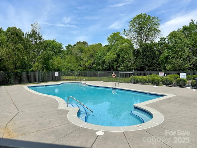 12713 Frank Wiley Ln, Charlotte, NC 28278 - community pool with fence and a patio