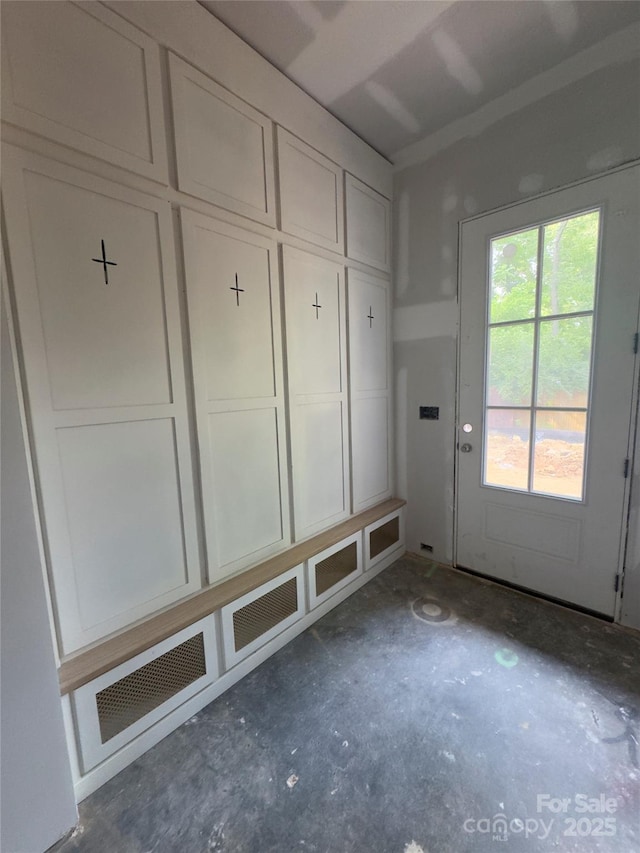 3030 Brookridge Ln, Charlotte, NC 28211 - mudroom with concrete floors