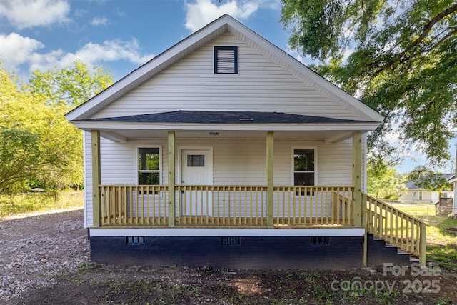 555 Pryor St, Chester, SC 29706 - bungalow-style home featuring covered porch