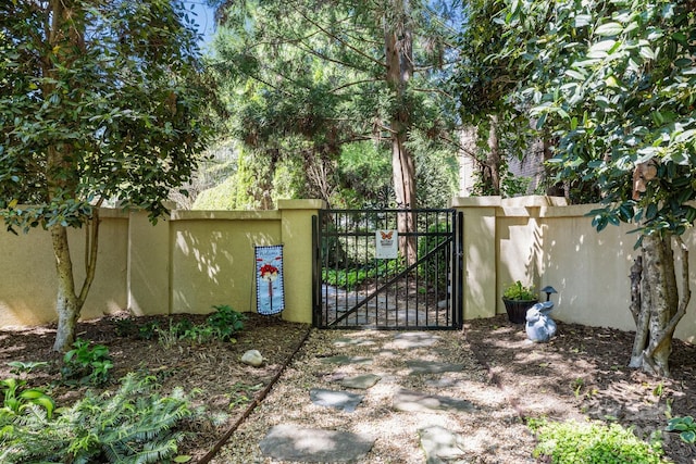 6914 Riesman Ln Unit 95, Charlotte, NC 28210 - view of gate featuring fence