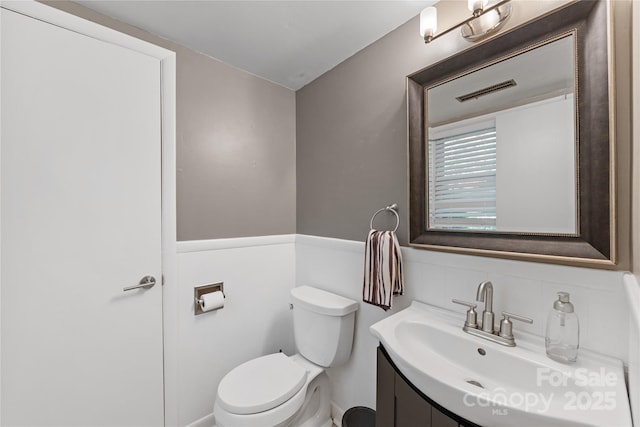 3329 Winnipeg Cir, Charlotte, NC 28210 - photo 34