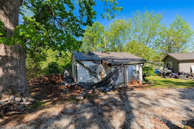 view of outbuilding