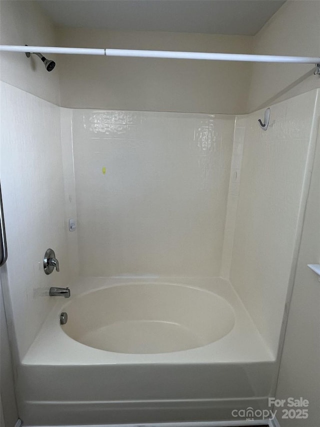 bathroom featuring shower / bathing tub combination