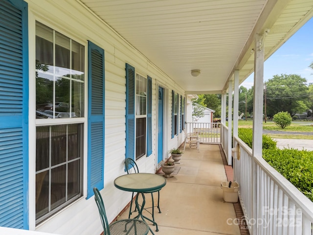 view of patio / terrace with a porch