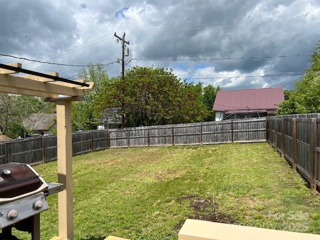 61 3rd St Unit 98, Marion, NC 28752 - photo 3