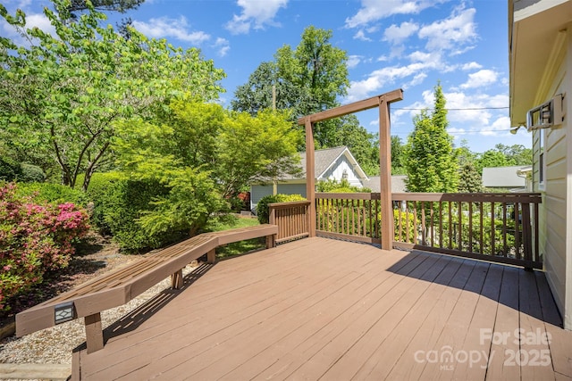 2125 Chatham Ave, Charlotte, NC 28205 - view of wooden terrace