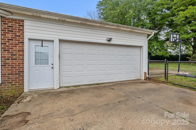 101 Wynnchester Rd, Gastonia, NC 28056 - garage featuring fence