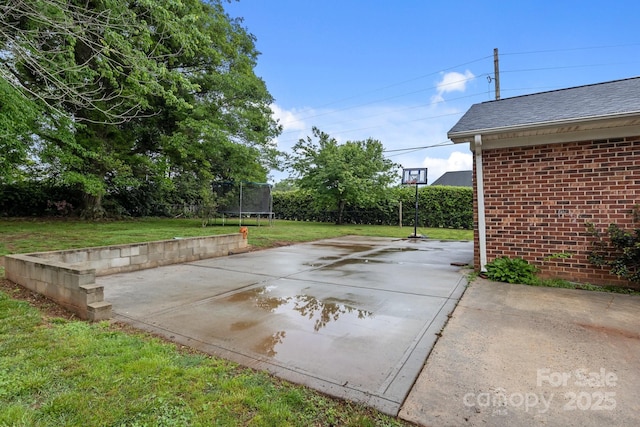 101 Wynnchester Rd, Gastonia, NC 28056 - view of patio with a trampoline