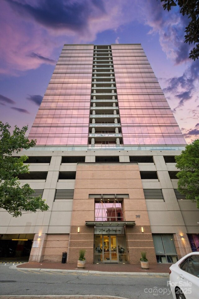 315 Arlington Ave Unit 1104, Charlotte, NC 28203 - view of property at dusk