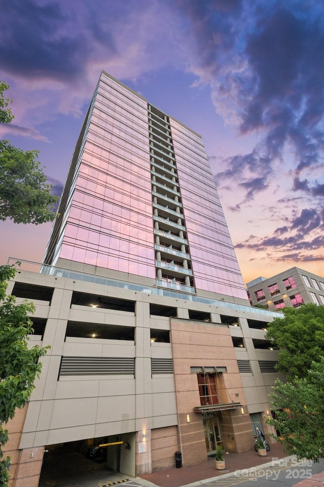 315 Arlington Ave Unit 1104, Charlotte, NC 28203 - view of property at dusk