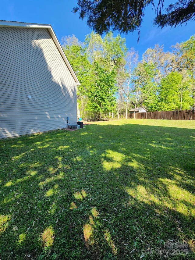 view of yard featuring fence
