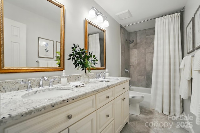 3804 Bellingham Ln, Charlotte, NC 28215 - bathroom with shower / bath combo with shower curtain, toilet, and double vanity