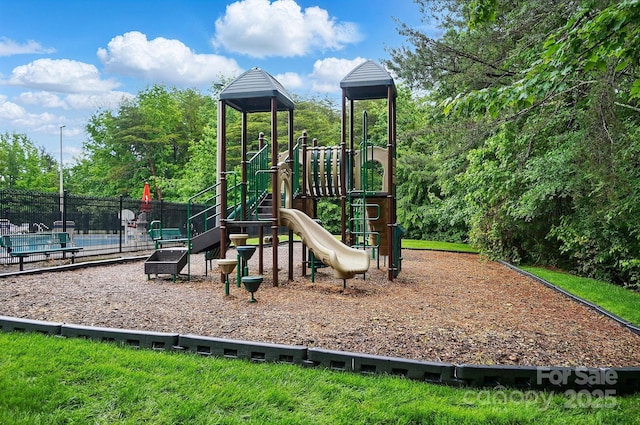 3804 Bellingham Ln, Charlotte, NC 28215 - community jungle gym featuring fence