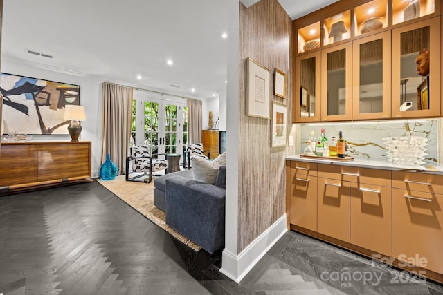 1550 High St, Charlotte, NC 28211 - bar with recessed lighting, baseboards, decorative backsplash, indoor bar, and visible vents