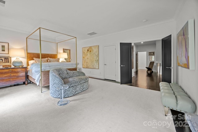 1550 High St, Charlotte, NC 28211 - bedroom featuring crown molding, visible vents, and carpet