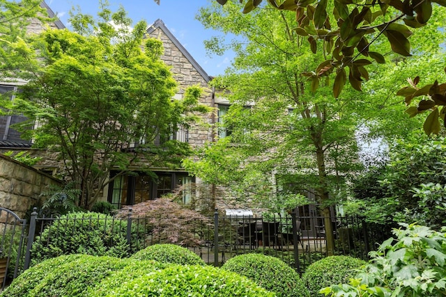 1550 High St, Charlotte, NC 28211 - view of yard with fence