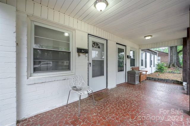 view of patio / terrace with covered porch