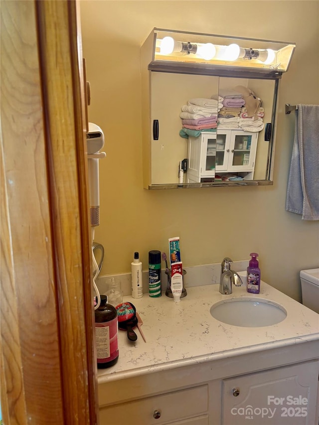 bathroom with vanity