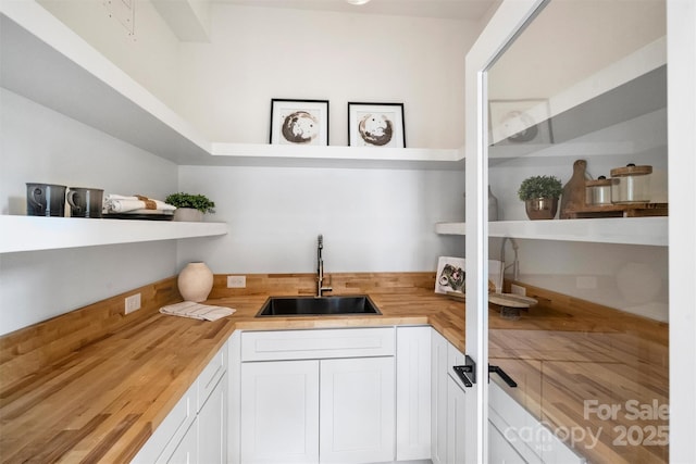 storage area featuring a sink