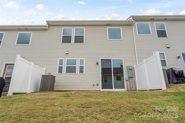 15622 Little Bluestem St, Charlotte, NC 28278 - rear view of house featuring a yard