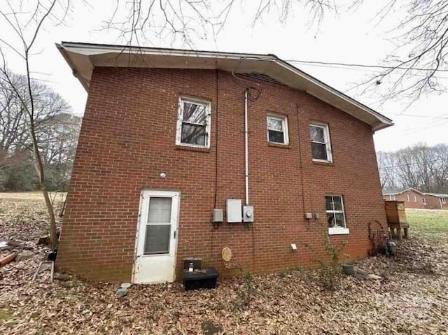 910 Mcgowan Rd, Shelby, NC 28150 - view of side of home with brick siding