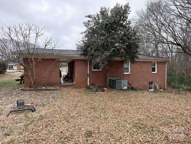 910 Mcgowan Rd, Shelby, NC 28150 - back of property featuring brick siding