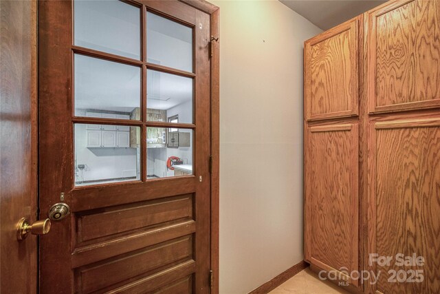 details featuring baseboards