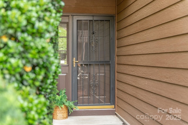 1152 Bent Tree Dr Unit F2Garage, Hendersonville, NC 28739 - view of doorway to property