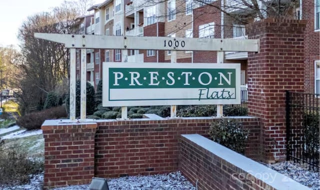 1000 E Woodlawn Rd Unit 402, Charlotte, NC 28209 - view of community / neighborhood sign