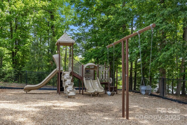 7620 Porrera St, Charlotte, NC 28214 - community jungle gym with fence