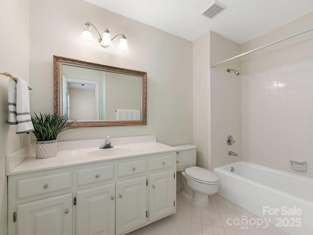 232 Perrin Pl, Charlotte, NC 28207 - full bath featuring tile patterned floors, toilet, vanity, and tub / shower combination